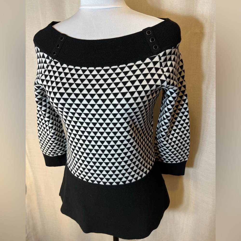White House Black Market white/black sweater size S